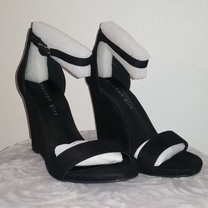 Madden Girl Willoow Wedge